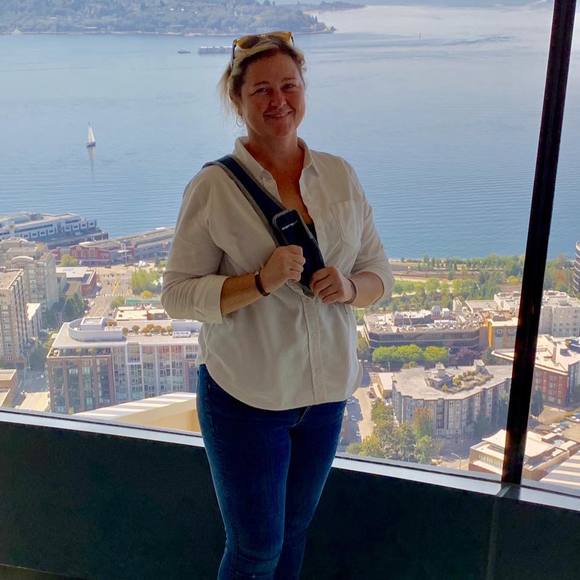 Meet your Posher, Amy - Picture 1 of 1